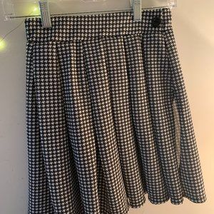 Pretty Little Thing Black Dogtooth Pleated Side Split Tennis